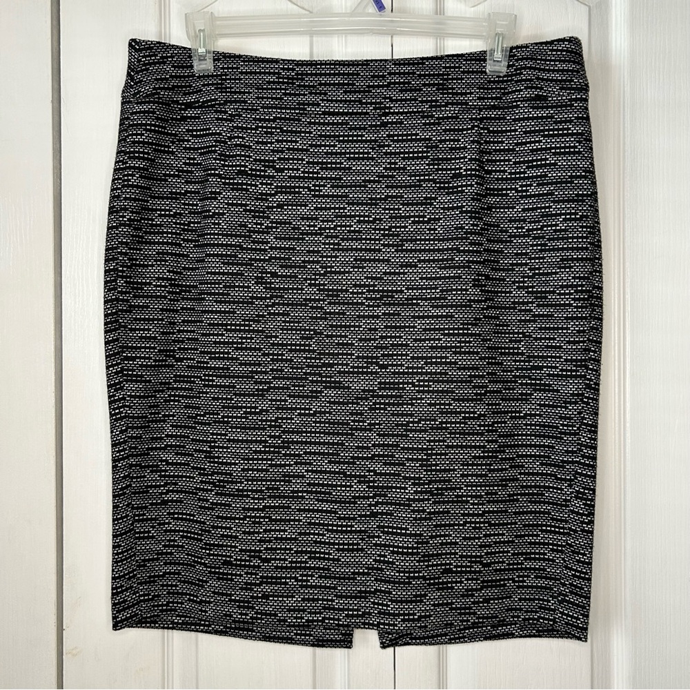Lane Bryant women’s black textured pencil skirt size 16